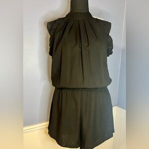 NWT - TCEC black ruffle sleeveless romper.
Size Medium.
